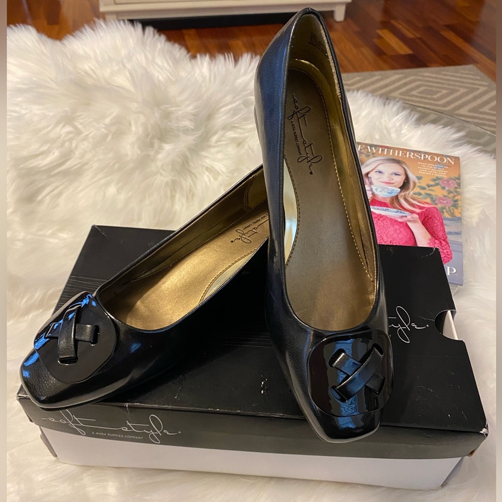 👠 SOFT STYLE Slip on, low heel dress shoes. Size 8. NIB. SO CUTE
